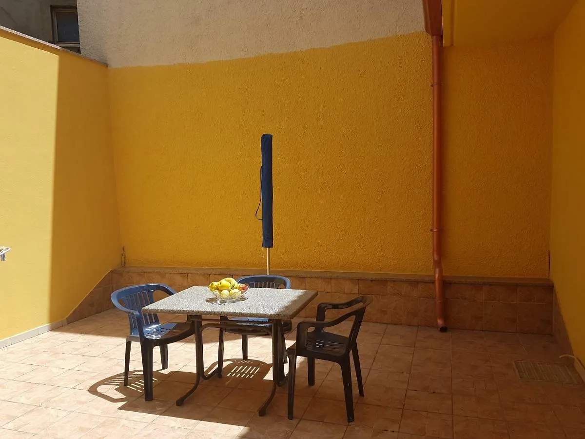 Appartamenti Via La Marmora Teulada Италия